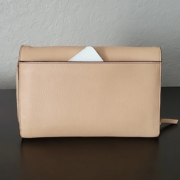 Tory Burch McGraw Convertible Crossbody - Picture 4 of 15